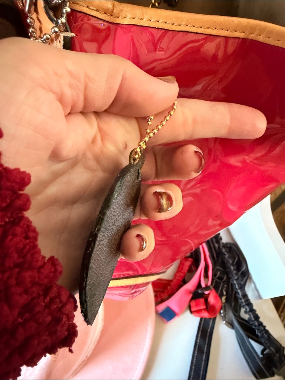 Hand Crafted pink patent tote with brown trim and black heart charm - Picture 3 of 3